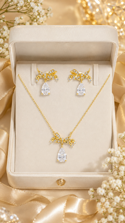 Dragonfly Pear Necklace & Earrings Set