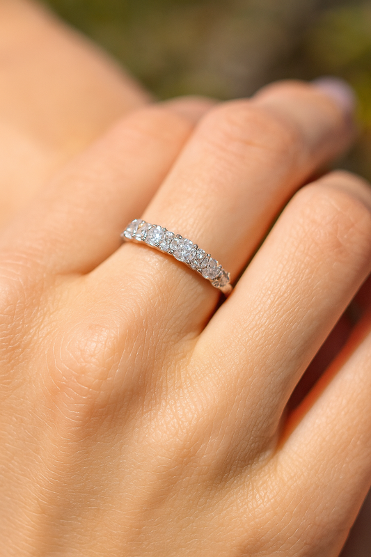 Elegant 925 Silver Classic Zircon Band Ring for Women – Timeless Sparkling Finger Ring for Daily & Party Wear