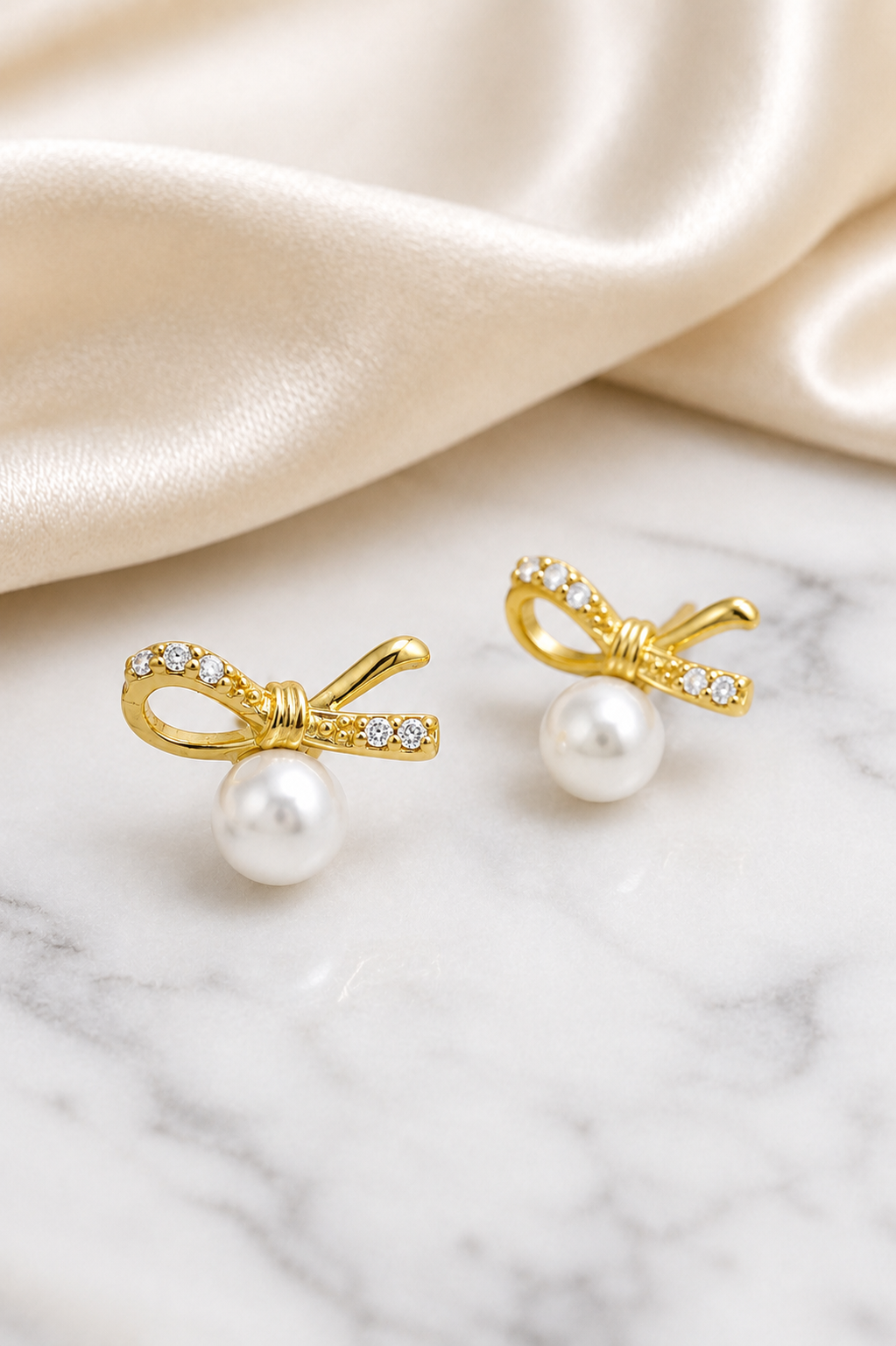 Bow Pearl Earrings