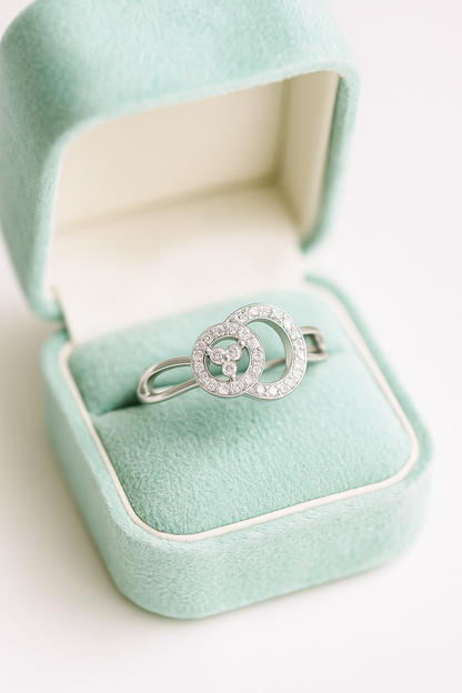 Elegant Interlocking Double Circle Zircon Ring for Women 925 Silver Finish Stylish Daily and Party Wear Finger Ring