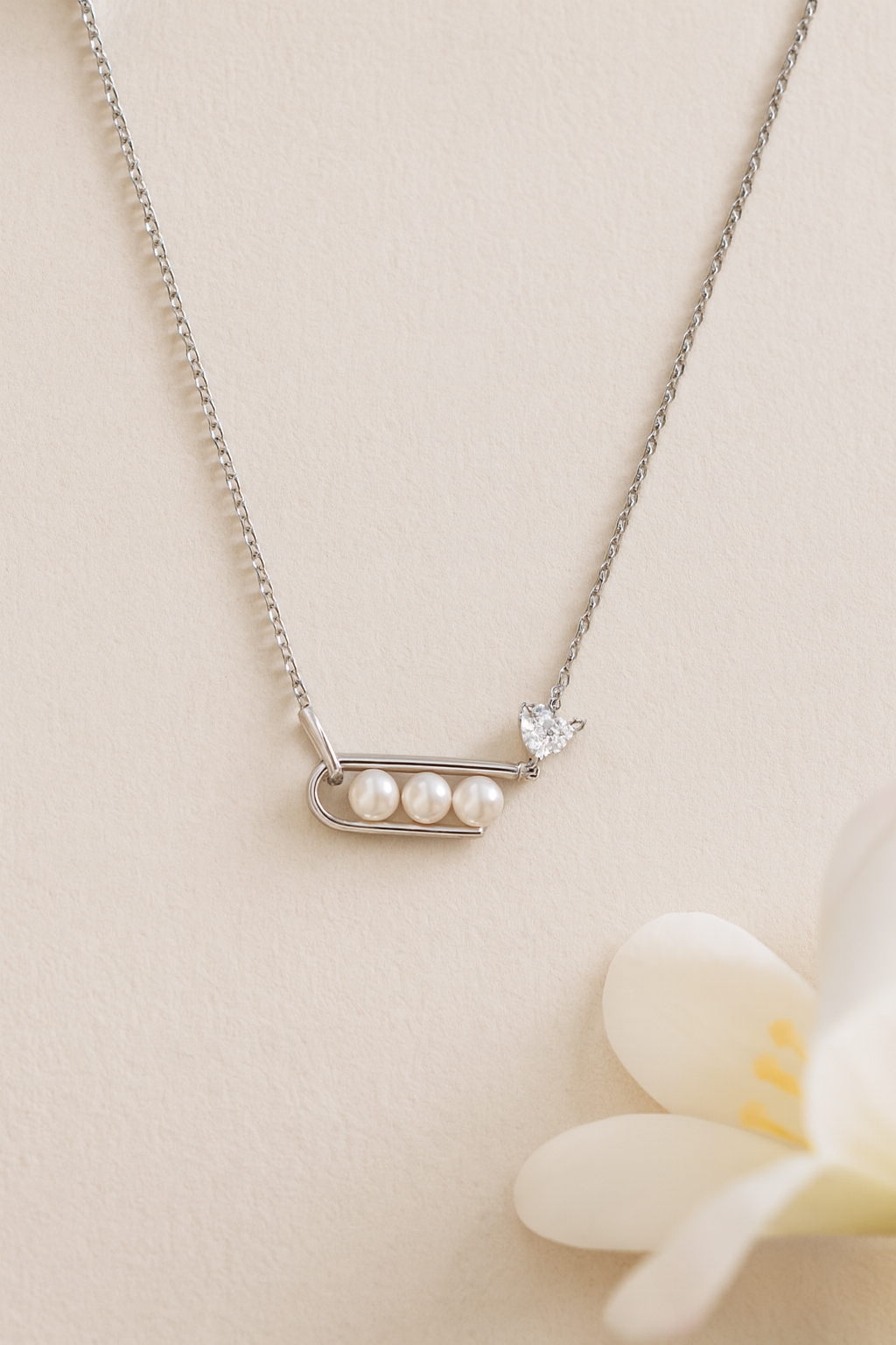925 Silver Minimal Pearl Bar Necklace with CZ Heart Accent – Elegant Everyday Luxury Pendant