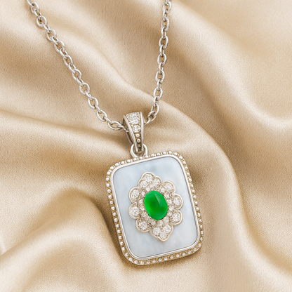 925 Silver Emerald Green Stone Pendant Necklace for Women – Vintage Rectangular Pearl Base Design