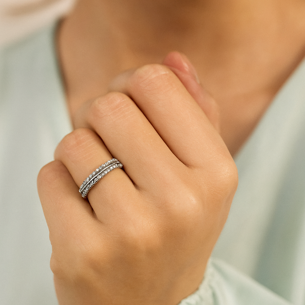 Stylish Leaf Pattern 925 Silver Band Ring with Zircon Stones