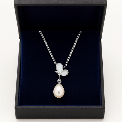925 Silver Pearl Drop Butterfly Pendant Necklace for Women – Elegant Mother of Pearl Design