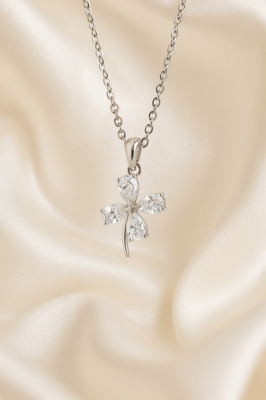 925 Silver Four-Leaf Clover Pendant Necklace for Women – Sparkling CZ Luck Charm Design