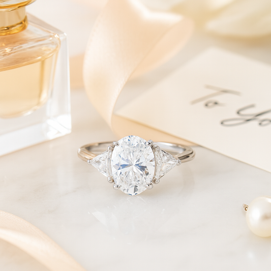 Heart Shape Solitaire Zircon Ring for Women 925 Silver Finish Elegant Triangle Side Stone Engagement Ring