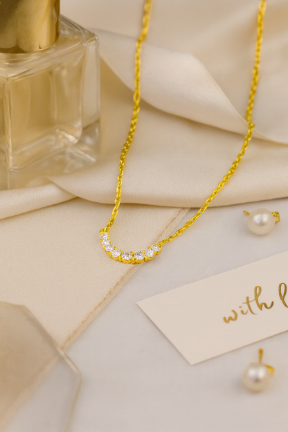 Gold Plated Zircon Necklace for Women Elegant Curve Pendant Chain for Daily and Festive Wear