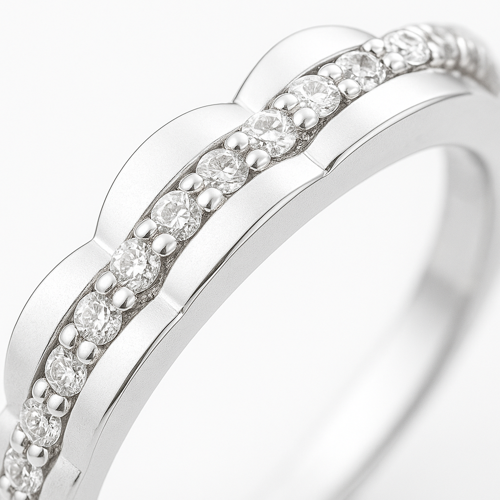 Minimalist Silver Ring with Scalloped Crystal Band