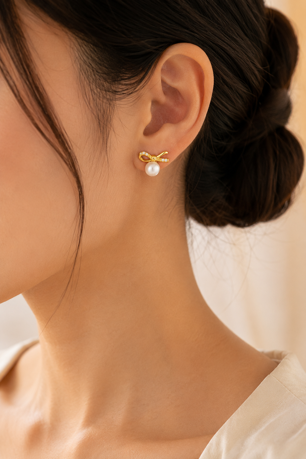 Bow Pearl Earrings