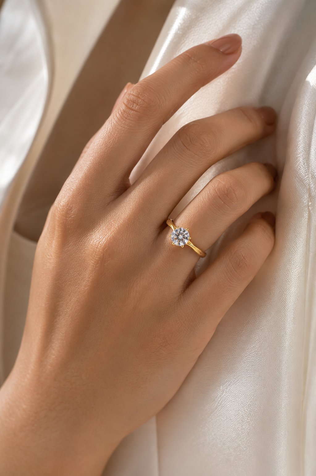 Round Solitaire Twist Band Ring