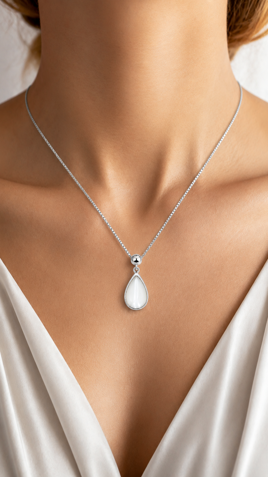 Elegant Silver White Teardrop Pendant Necklace