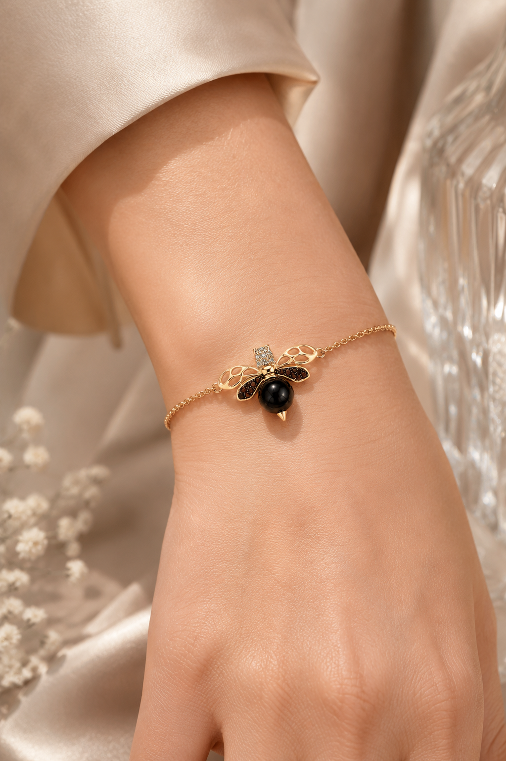 Pearl Bee Charm Bracelet