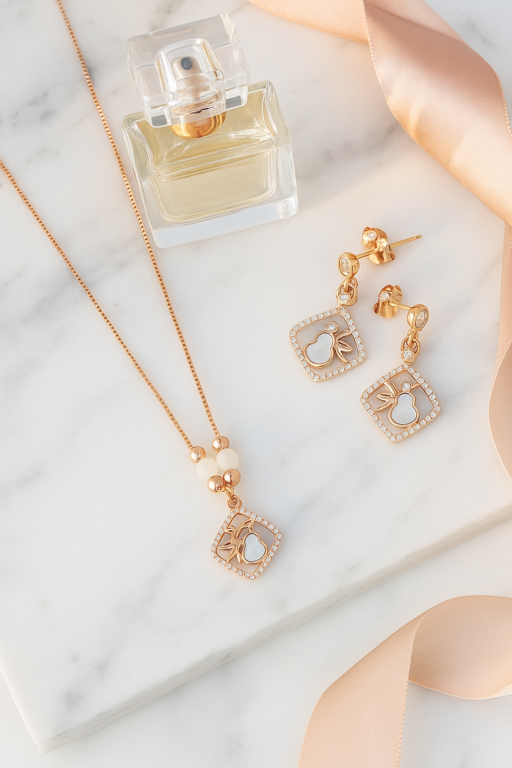 Elegant Rose Gold Pearl Gourd Pendant Necklace with Beads for Women